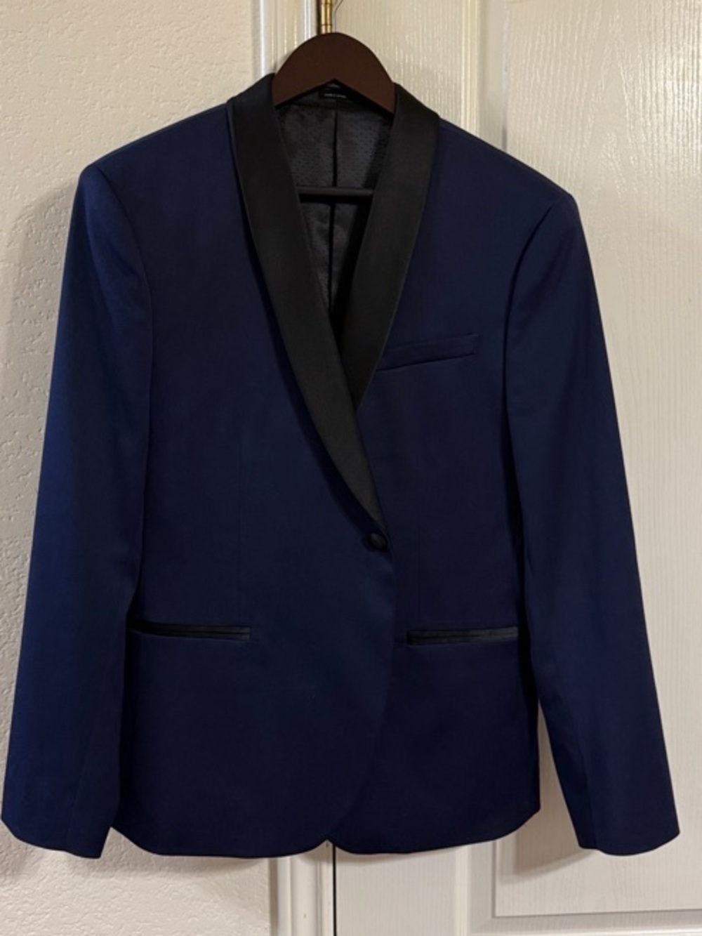 J. Ferrar Navy Tuxedo Jacket with Black Satin Shawl Lapel 42S Slim